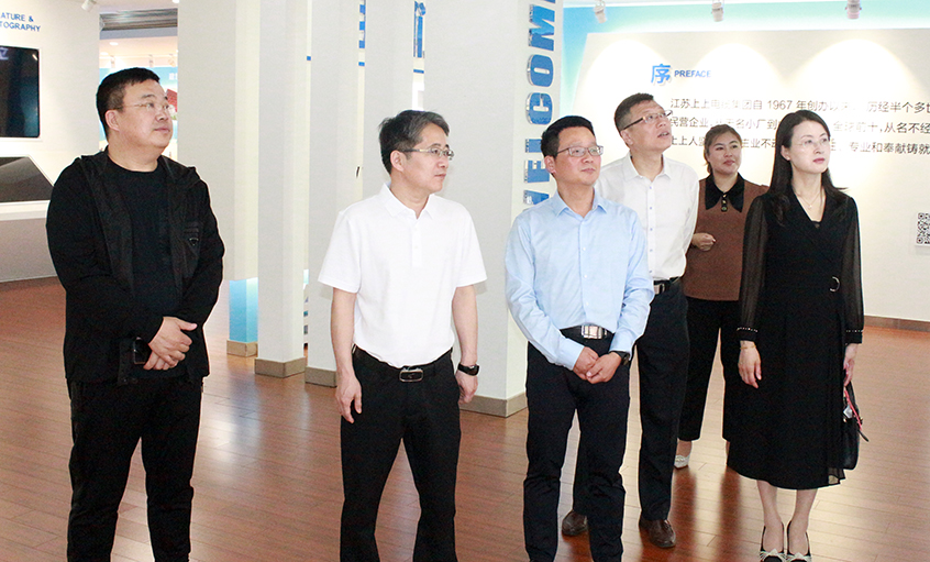 葫芦岛市龙港戋戋委常委、统战部部长揣宝迎一行来asiagame电缆调研