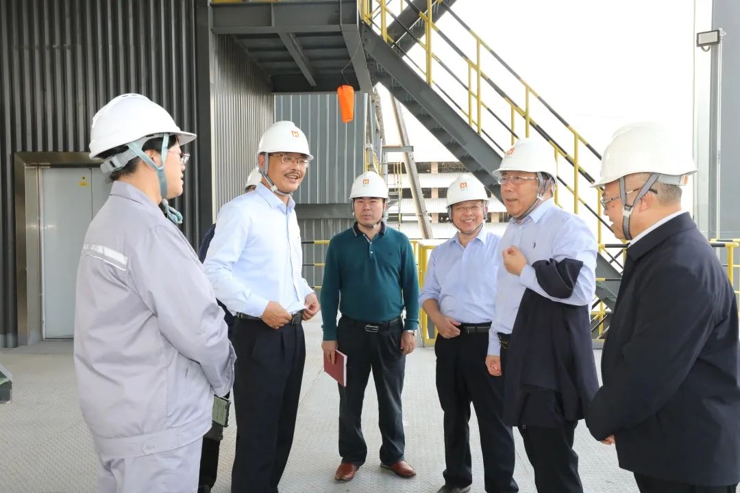 海南省政协副主席李国梁一行到rb88随行版调研